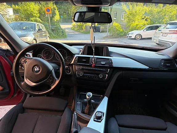 BMW 320D 2015 photo 2