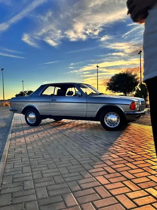 Mercedes-Benz W126