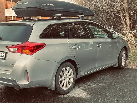 Toyota Auris 2014 photo 3