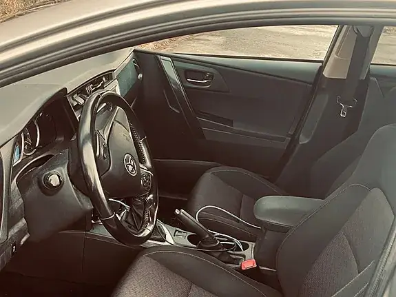 Toyota Auris 2014 photo 5
