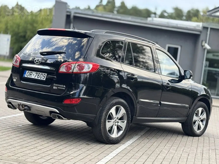 Hyundai Santa Fe 2012 photo 2
