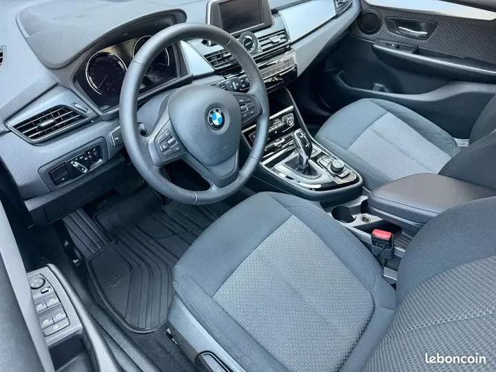 BMW 218I Gran Tourer 2019 photo 3