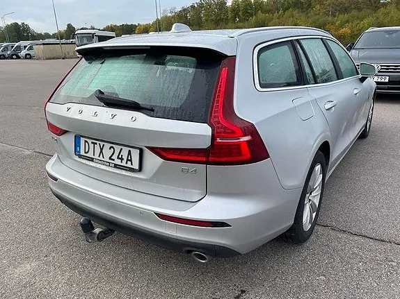Volvo V60 2021 photo 3