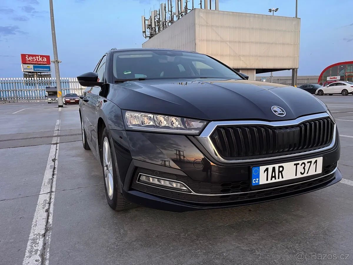 Skoda Octavia 2021 photo 2