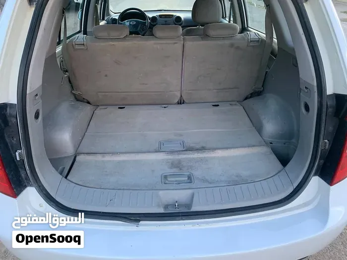 Kia Carens 2008 photo 4