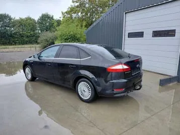 Ford Mondeo photo 2