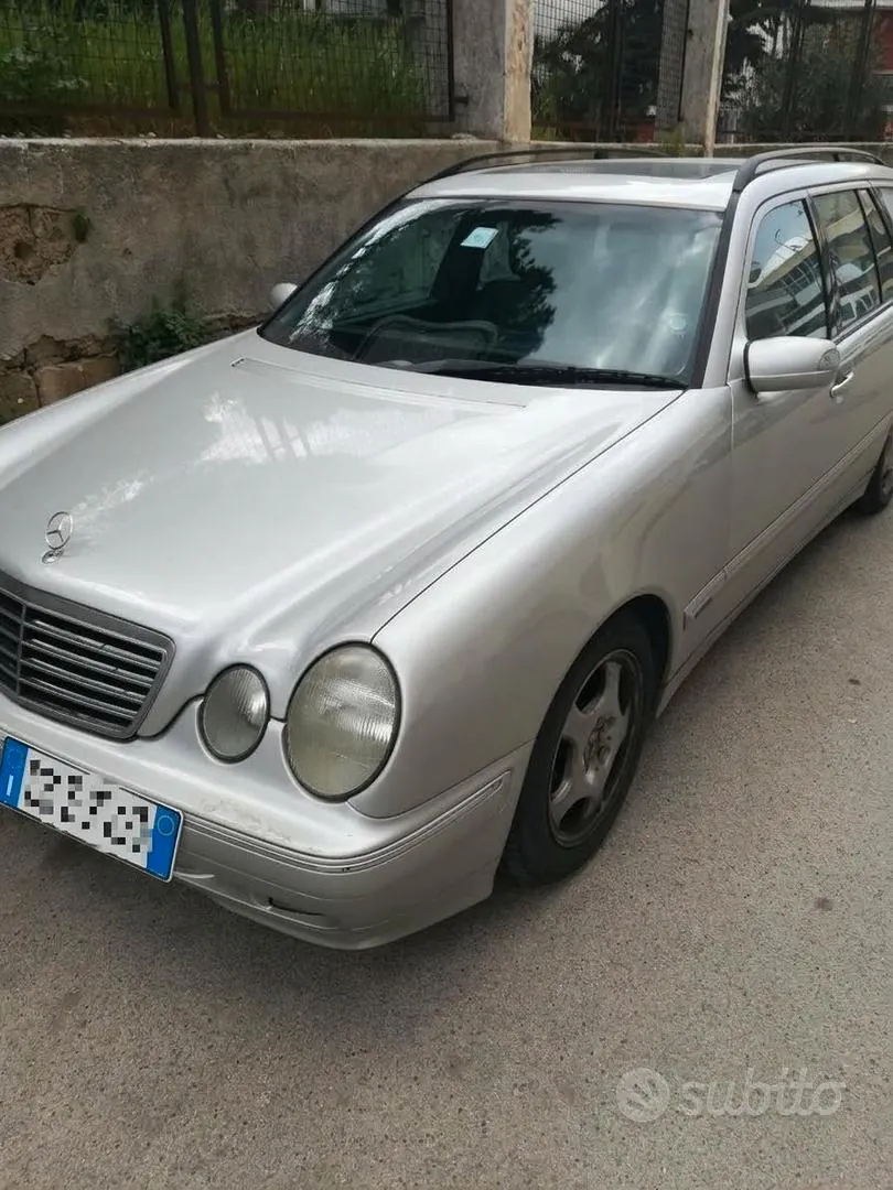 Mercedes-Benz E270 2001 photo 2