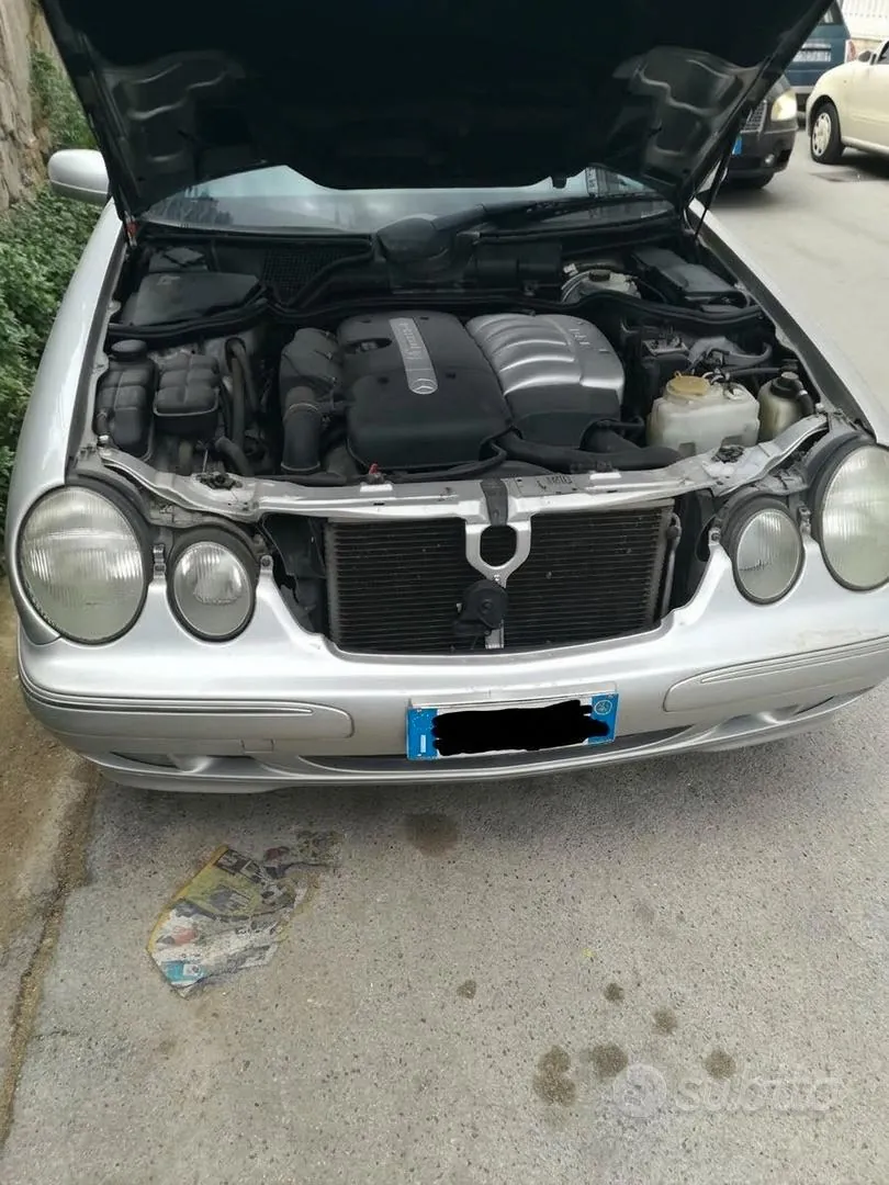 Mercedes-Benz E270 2001 photo 3