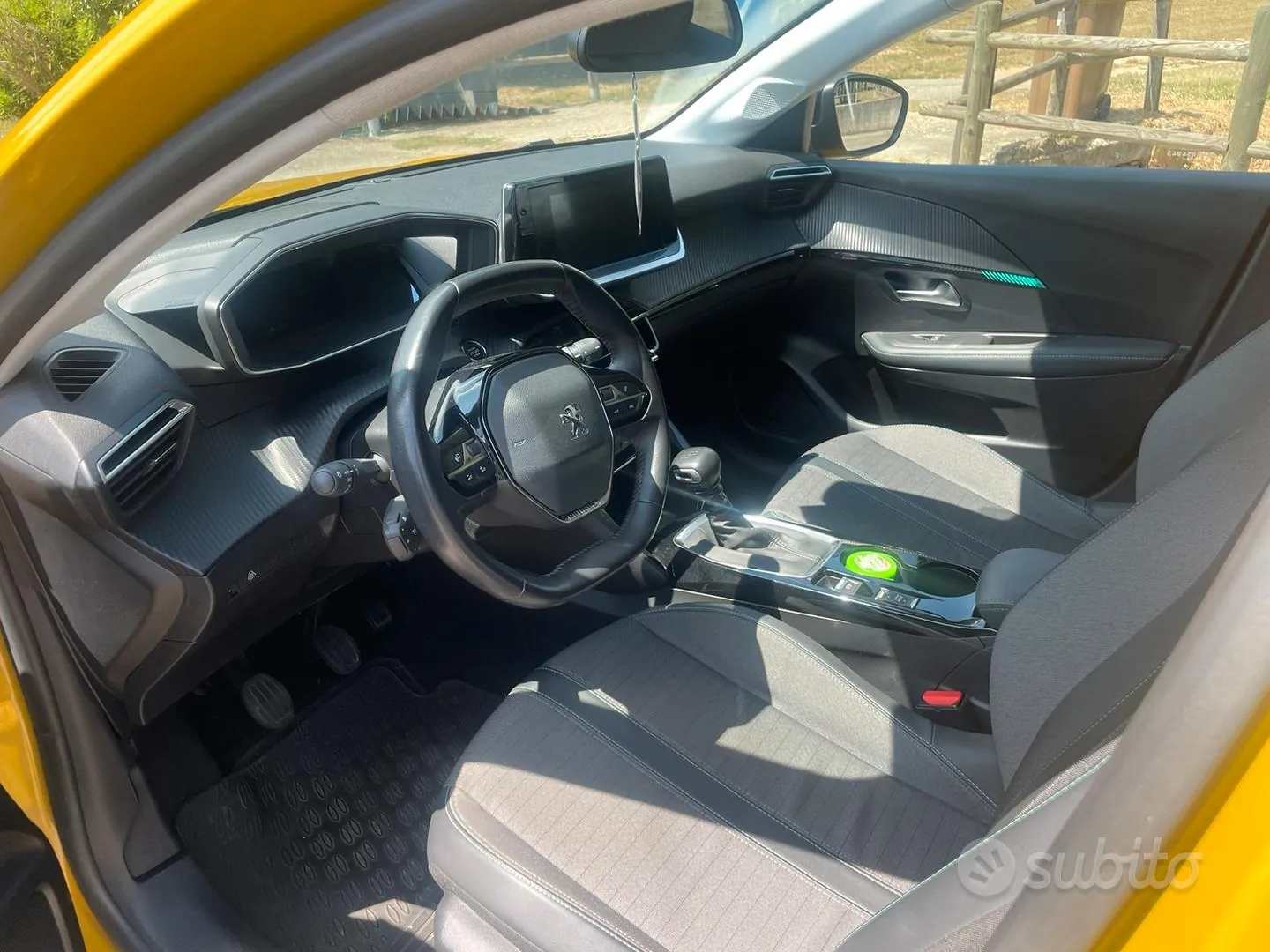 Peugeot 208 2022 photo 5