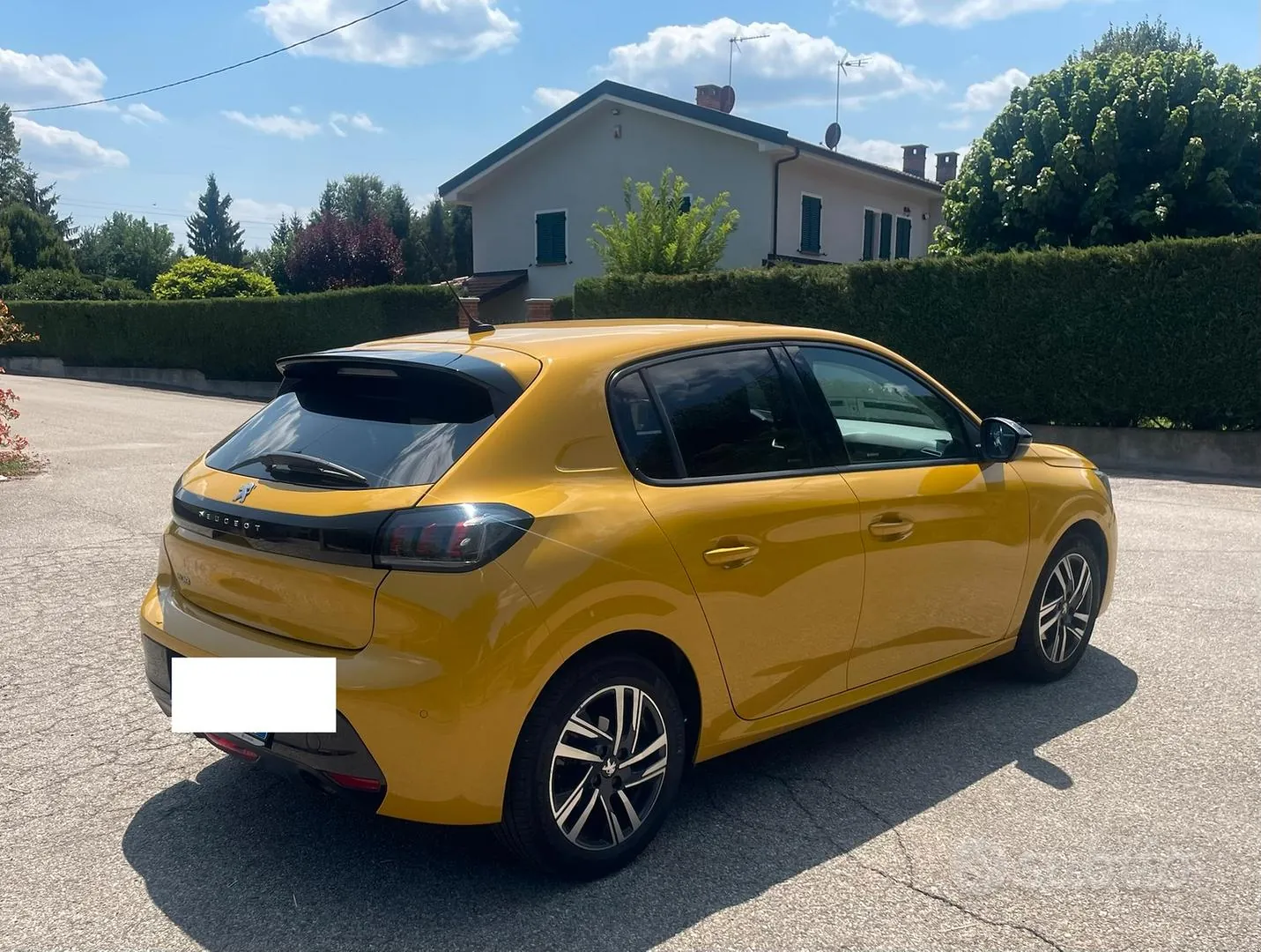 Peugeot 208 2022 photo 2