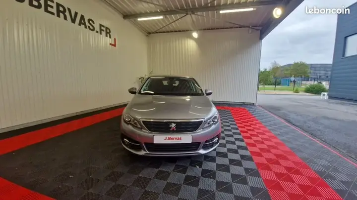 Peugeot 308 2021 photo 2