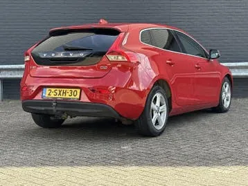 Volvo V40 2013 photo 2