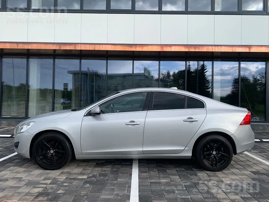 Volvo S60 2011 photo 3
