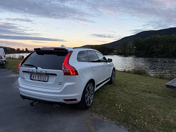 Volvo Xc60 2017 photo 2