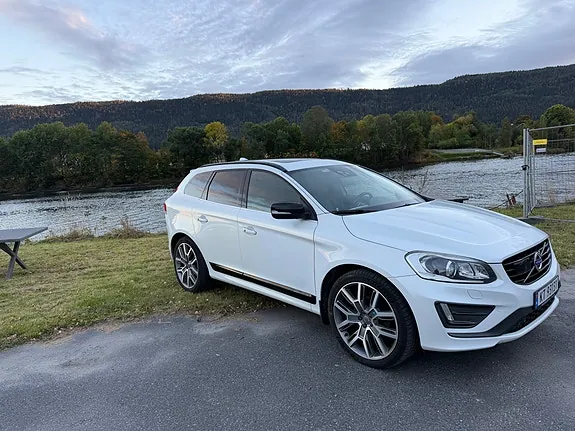 Volvo Xc60 2017 photo 4