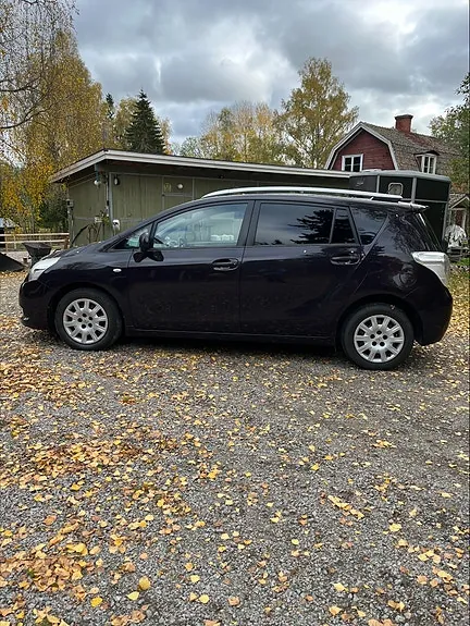 Toyota Verso 2009 photo 2