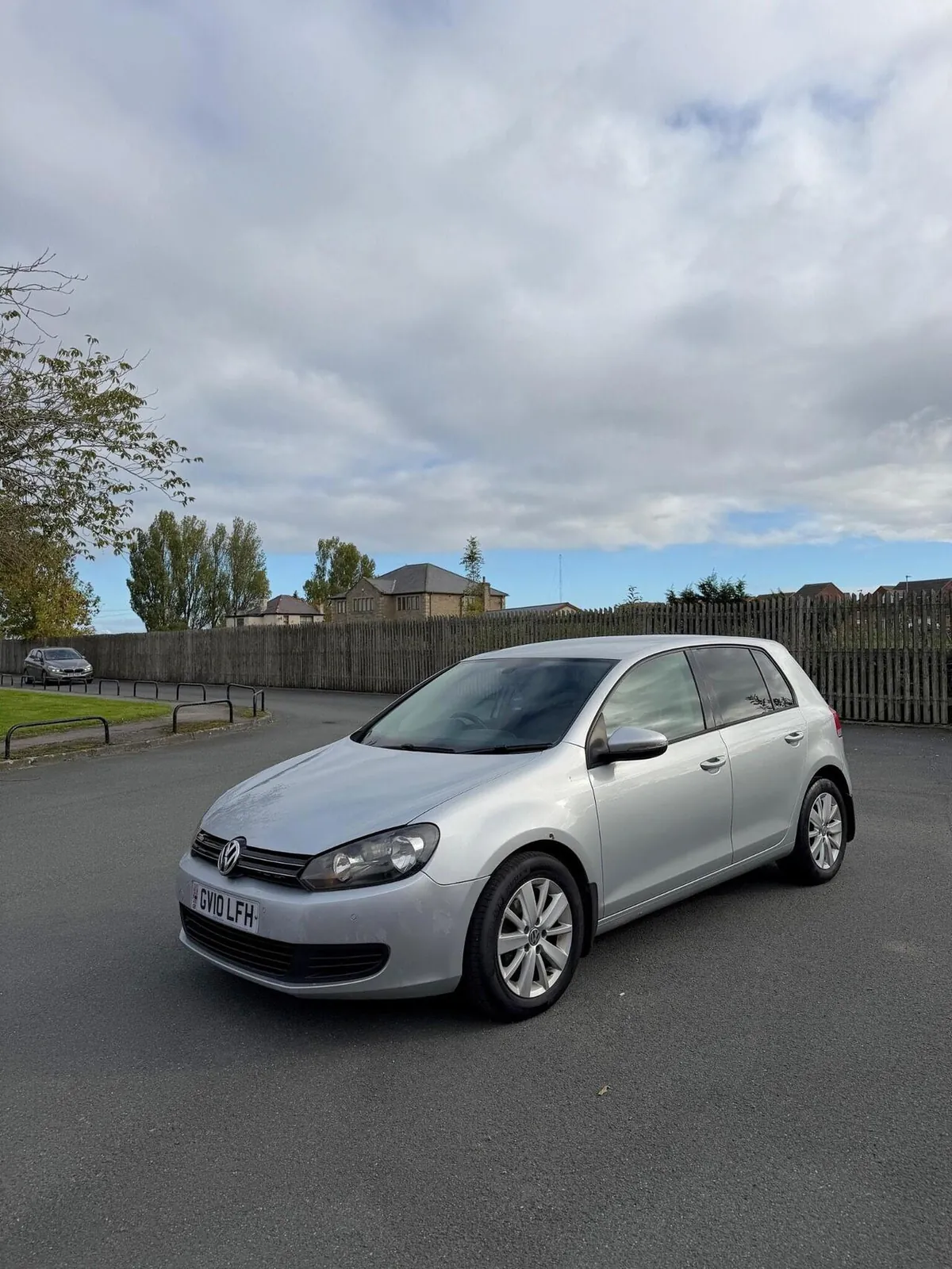 Volkswagen Golf 2010 photo 2