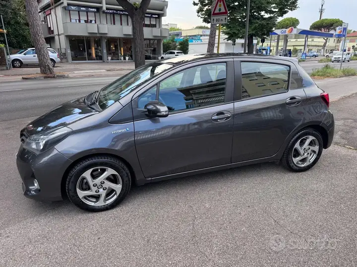 Toyota Yaris 2015 photo 4