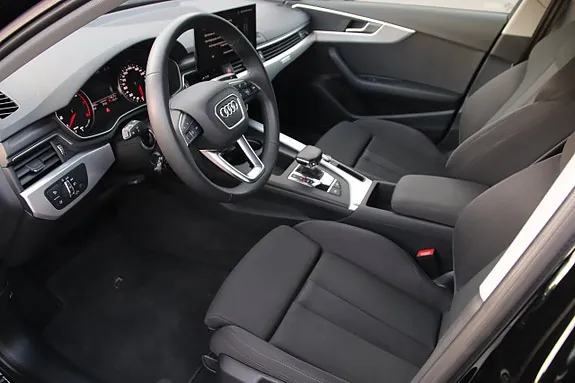 Audi A4 2023 photo 5