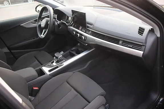 Audi A4 2023 photo 4