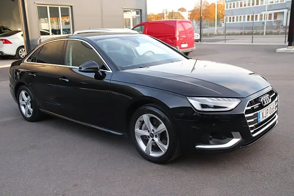 Audi A4 2023 photo 3