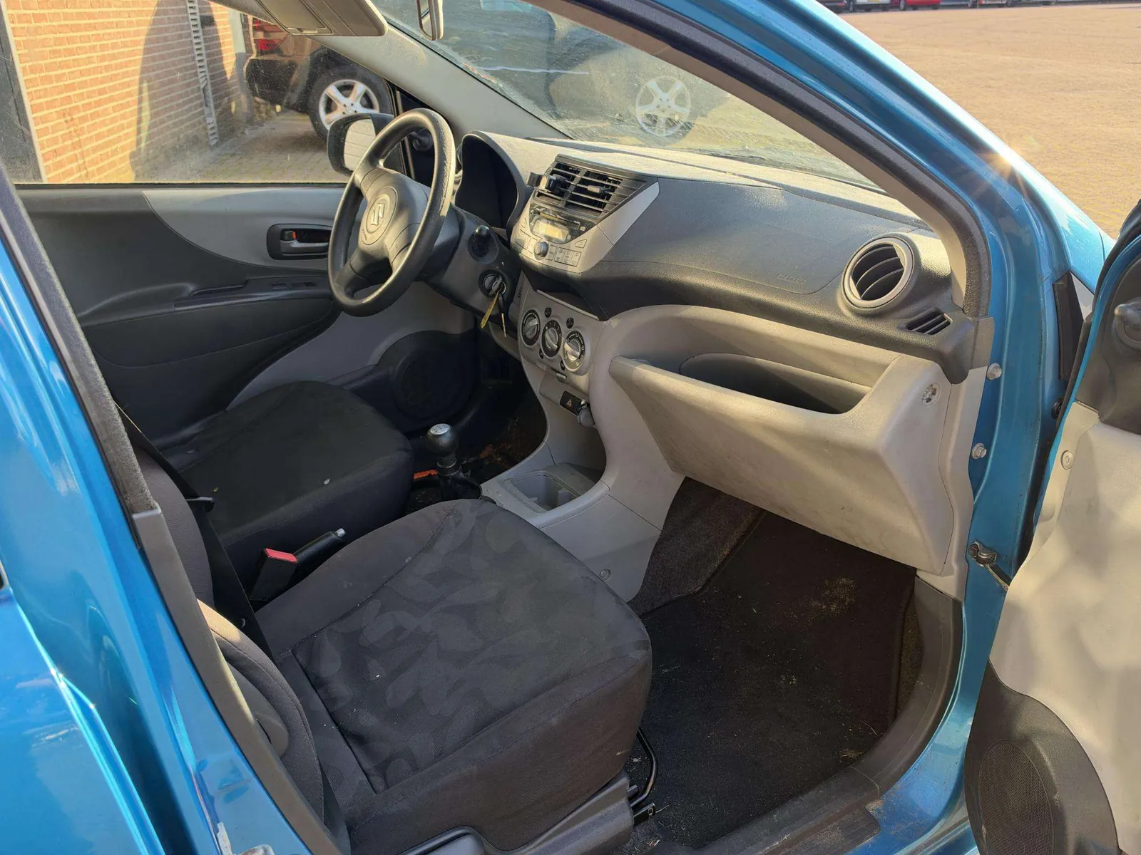 Suzuki Alto 2011 photo 5