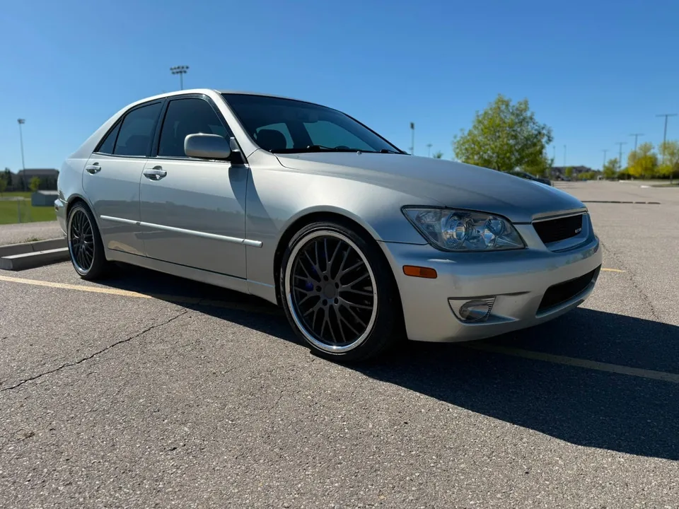 Lexus Is300