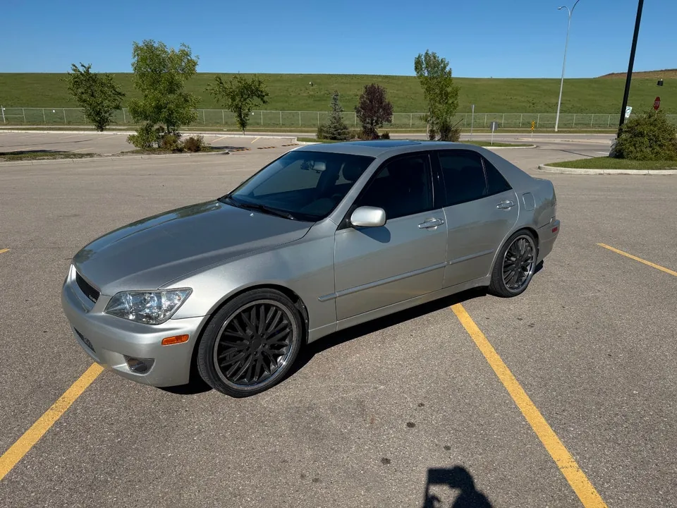 Lexus Is300 2004 photo 2