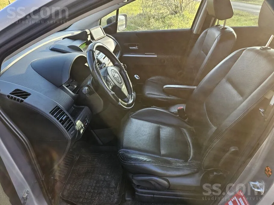 Mazda Mazda5 2010 photo 5