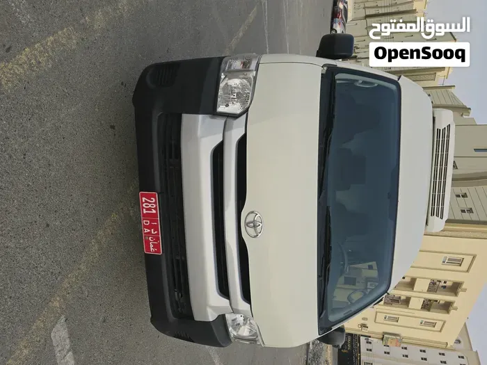 Toyota Hiace 2022 photo 2