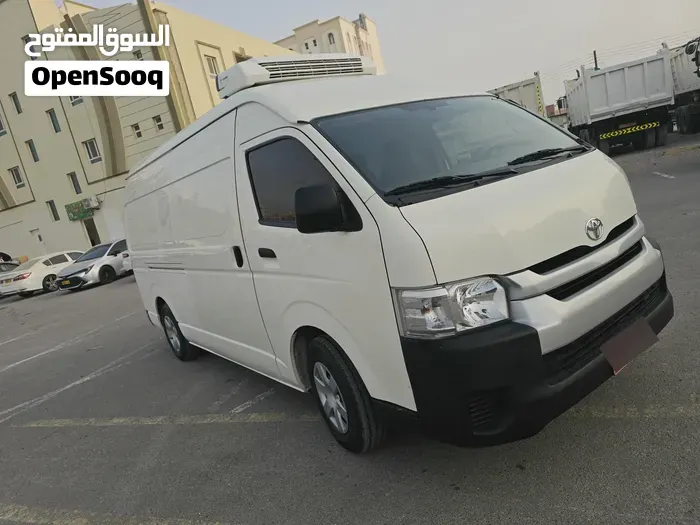Toyota Hiace 2022 photo 3