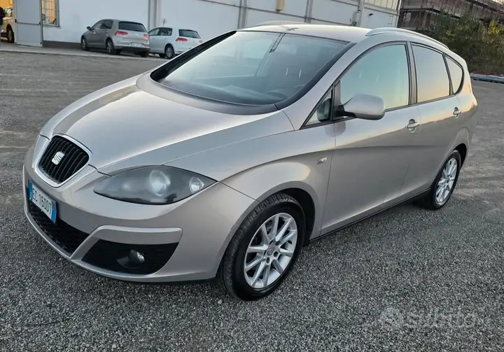 Seat Altea 2011 photo 2