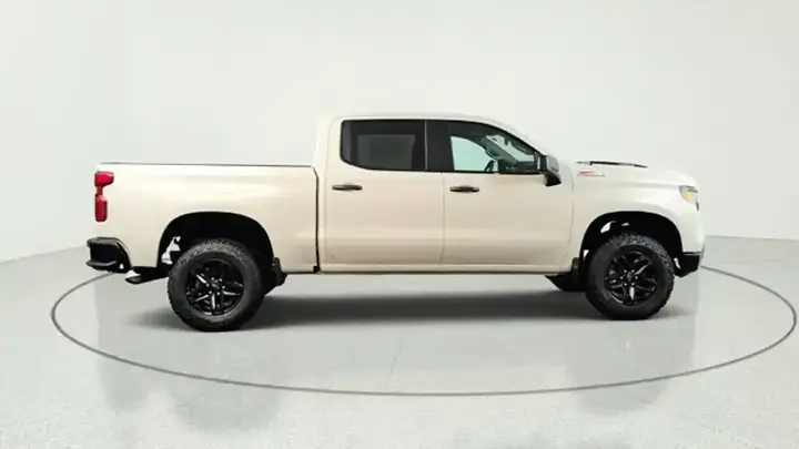Chevrolet Silverado 1500 2026 photo 2