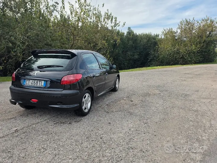 Peugeot 206 2005 photo 5