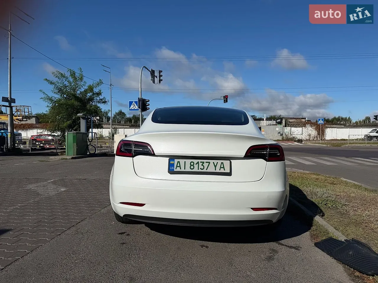 Tesla Model 3 2023 photo 4