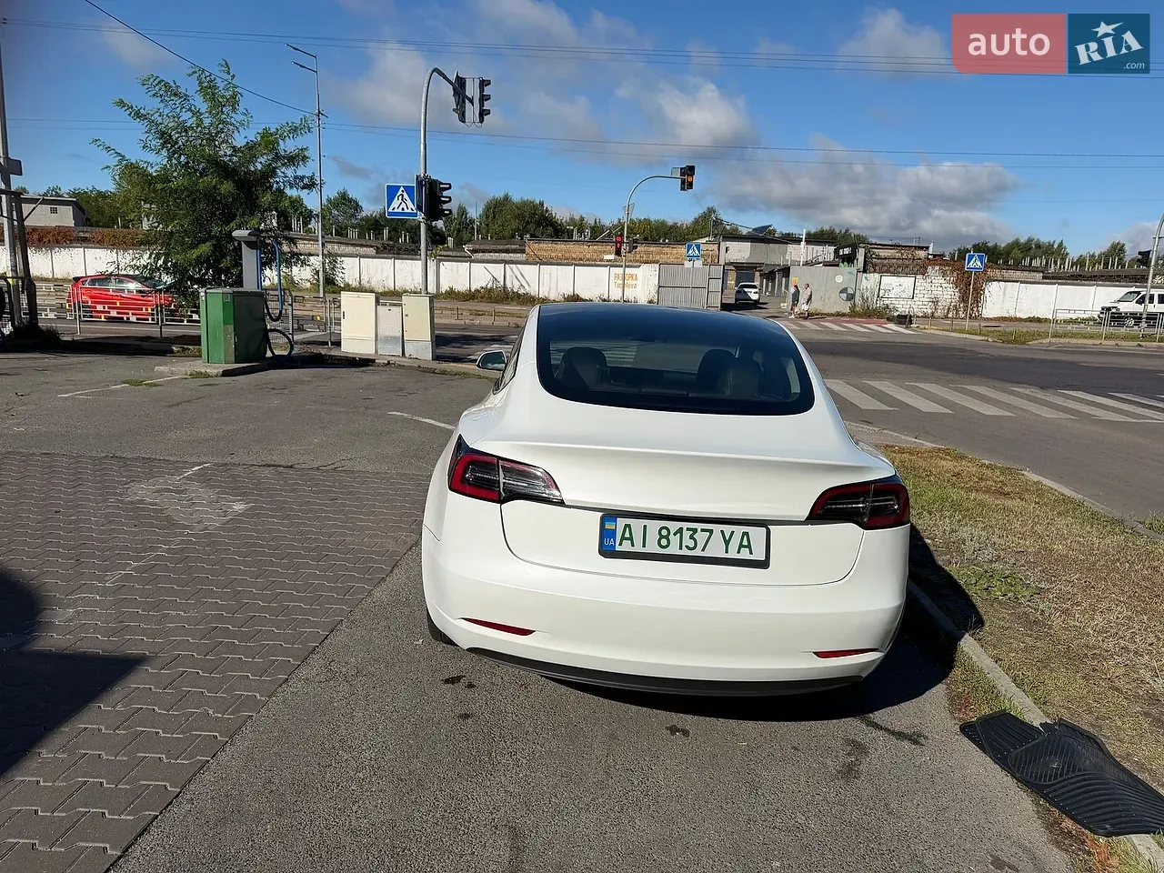 Tesla Model 3 2023 photo 3