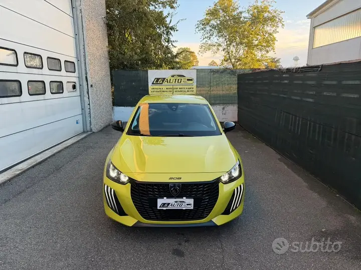 Peugeot 208 2024 photo 2