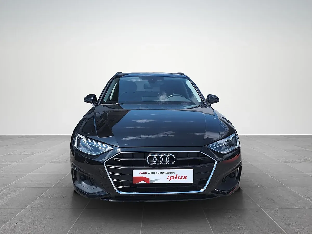 Audi A4 2023 photo 2