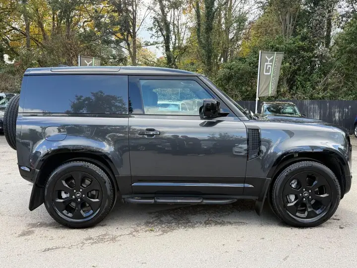 Land Rover Defender 90 2024 photo 4