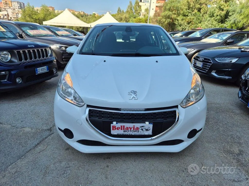 Peugeot 208 2012 photo 3