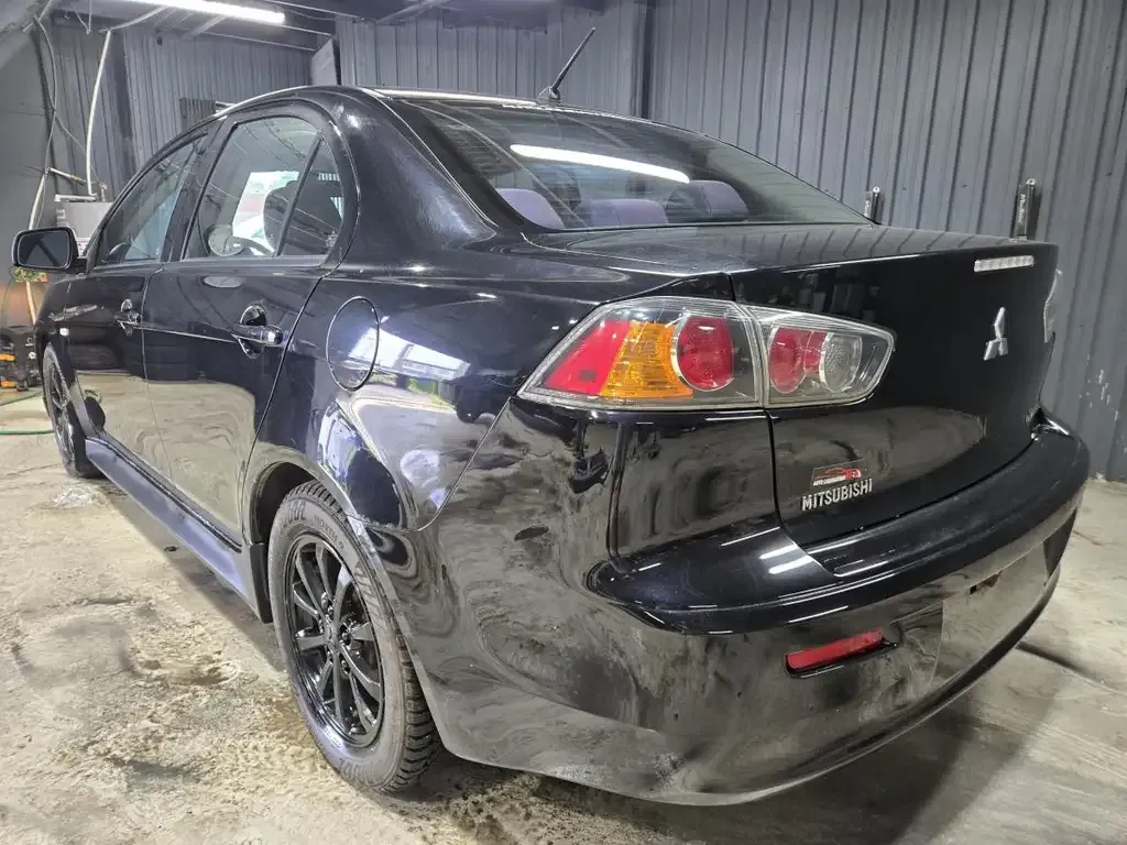 Mitsubishi Lancer 2010 photo 5