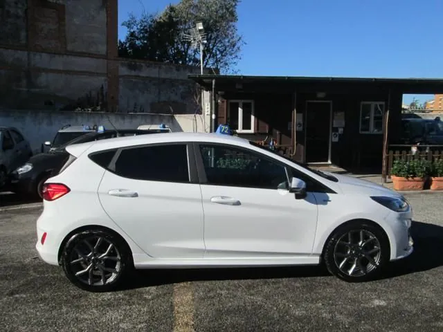 Ford Fiesta 2022 photo 2