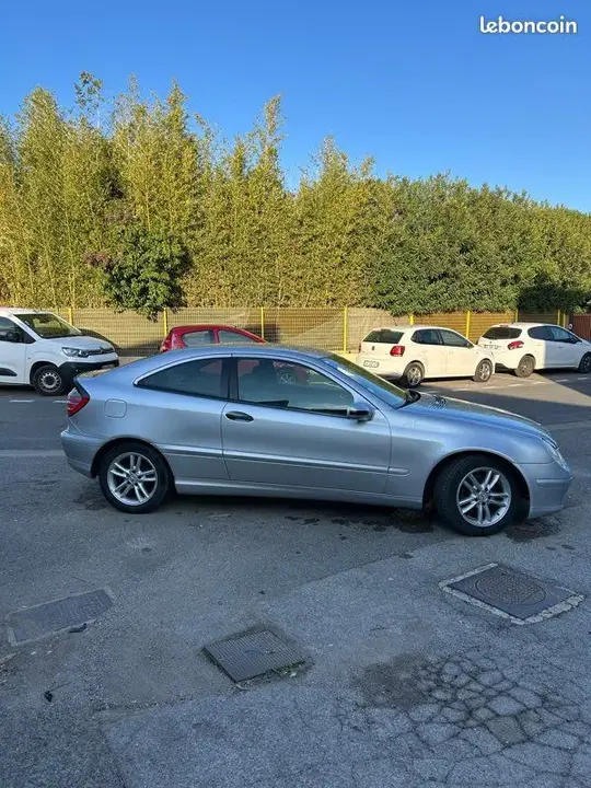 Mercedes-Benz C-Class 2002 photo 3