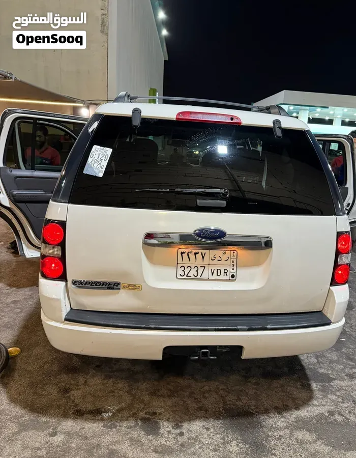 Ford Explorer 2010 photo 4