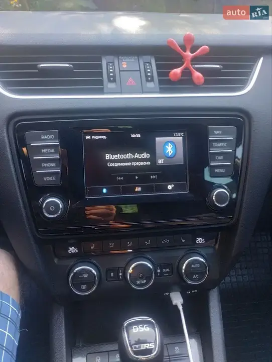 Skoda Octavia 2014 photo 2