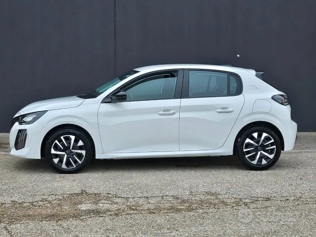 Peugeot 208 2025 photo 2