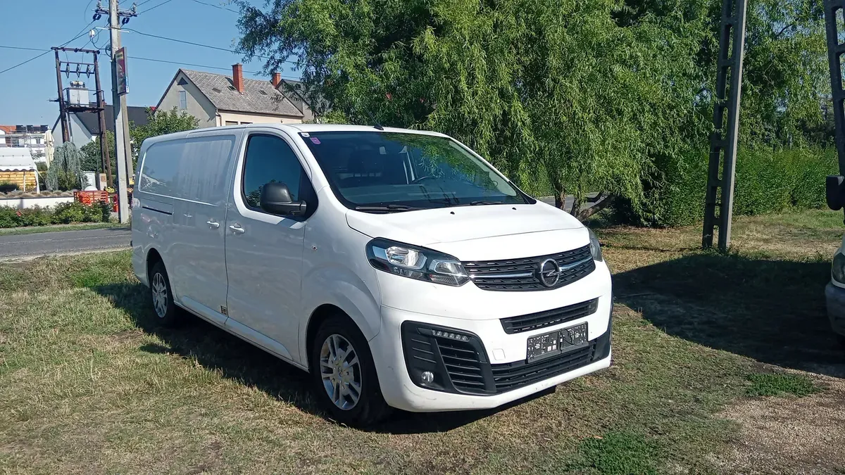 Opel Zafira 2019 photo 2