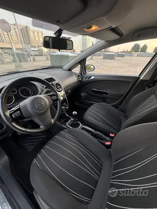 Opel Corsa 2011 photo 3