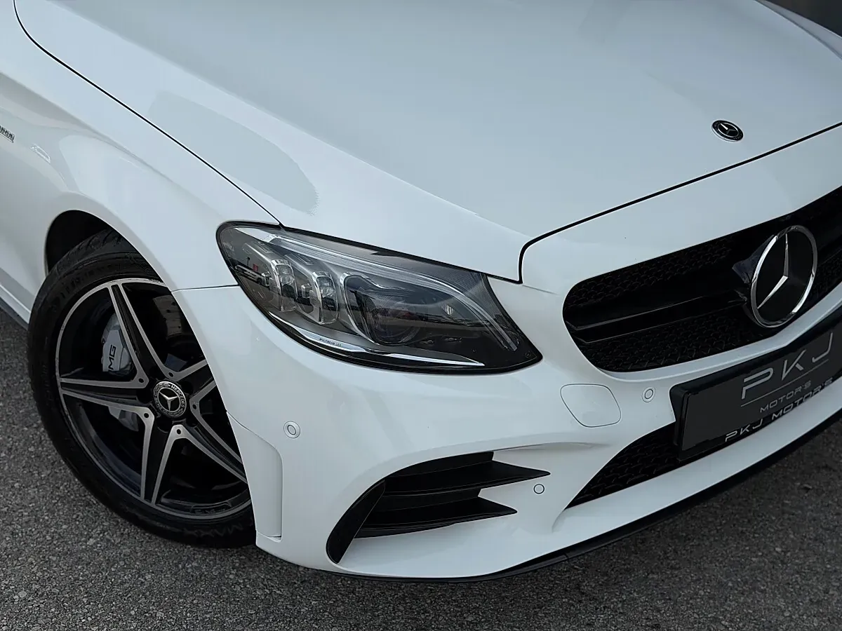 Mercedes-Benz C-Class 2018 photo 3