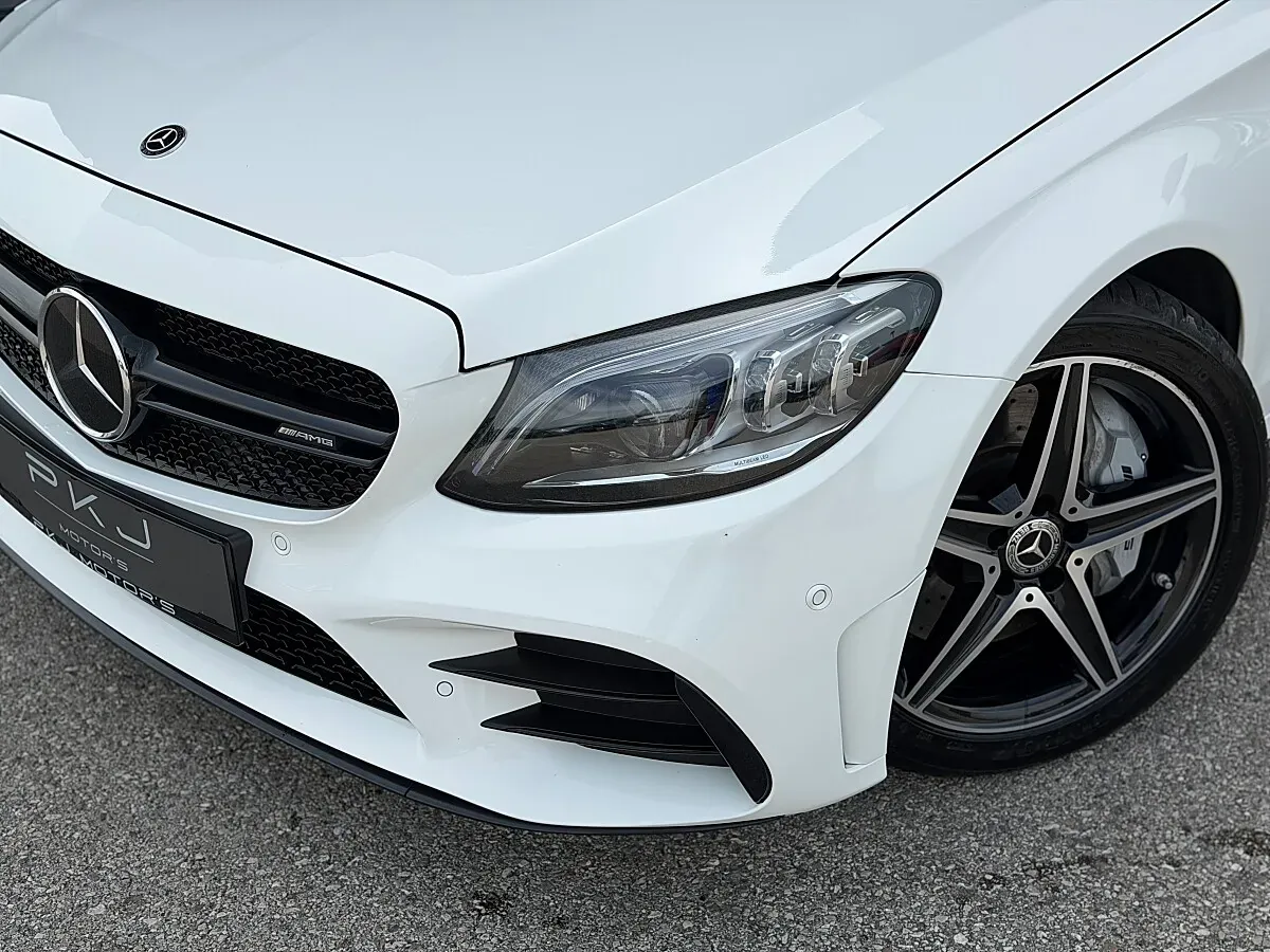 Mercedes-Benz C-Class 2018 photo 2